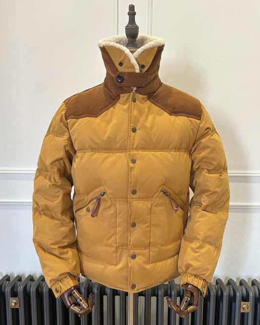 Supermoon Hunting Down Jacket with 90/10 duck down, product image 2. showing collar worn up.
