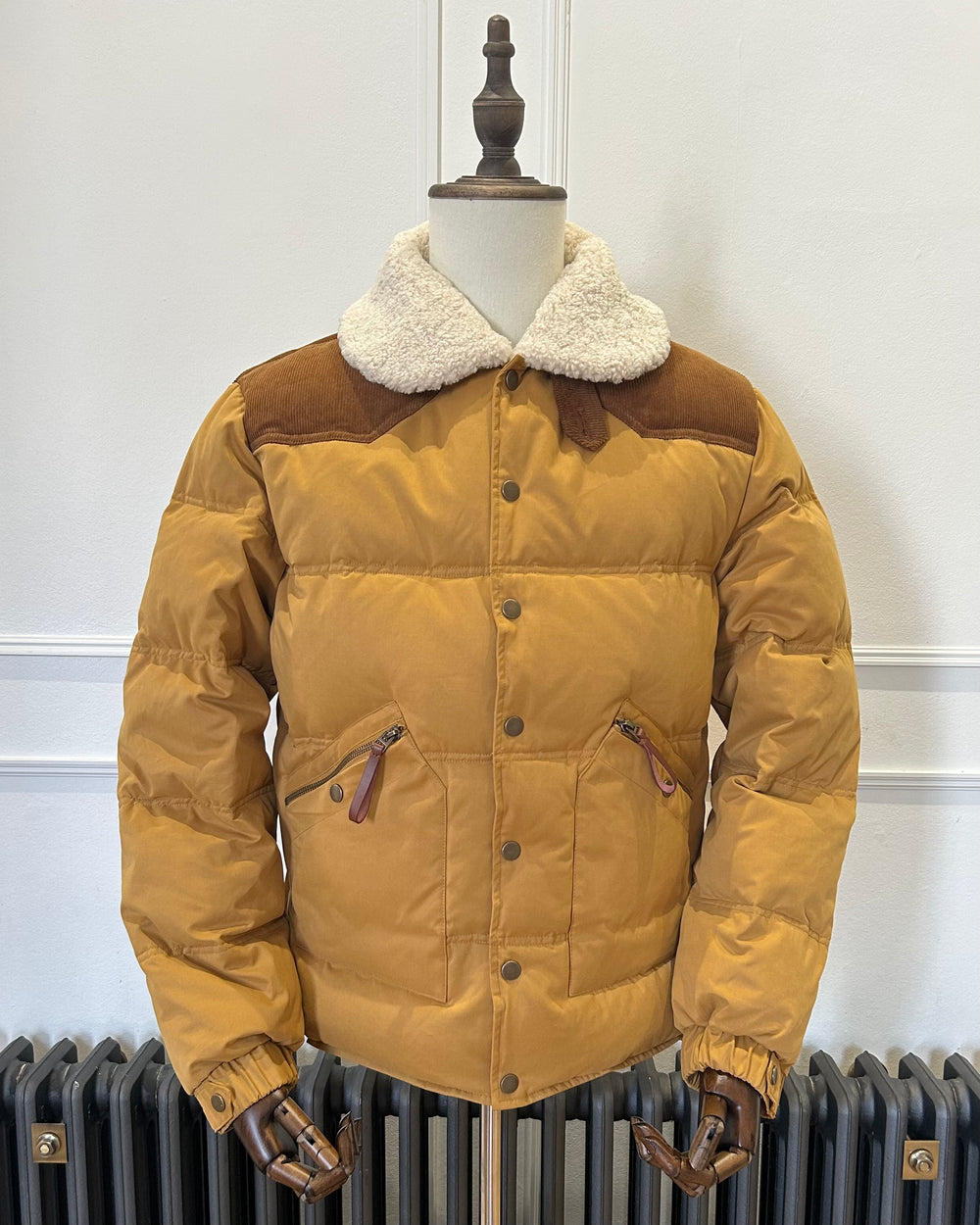 THE HUNTING DOWN JACKET