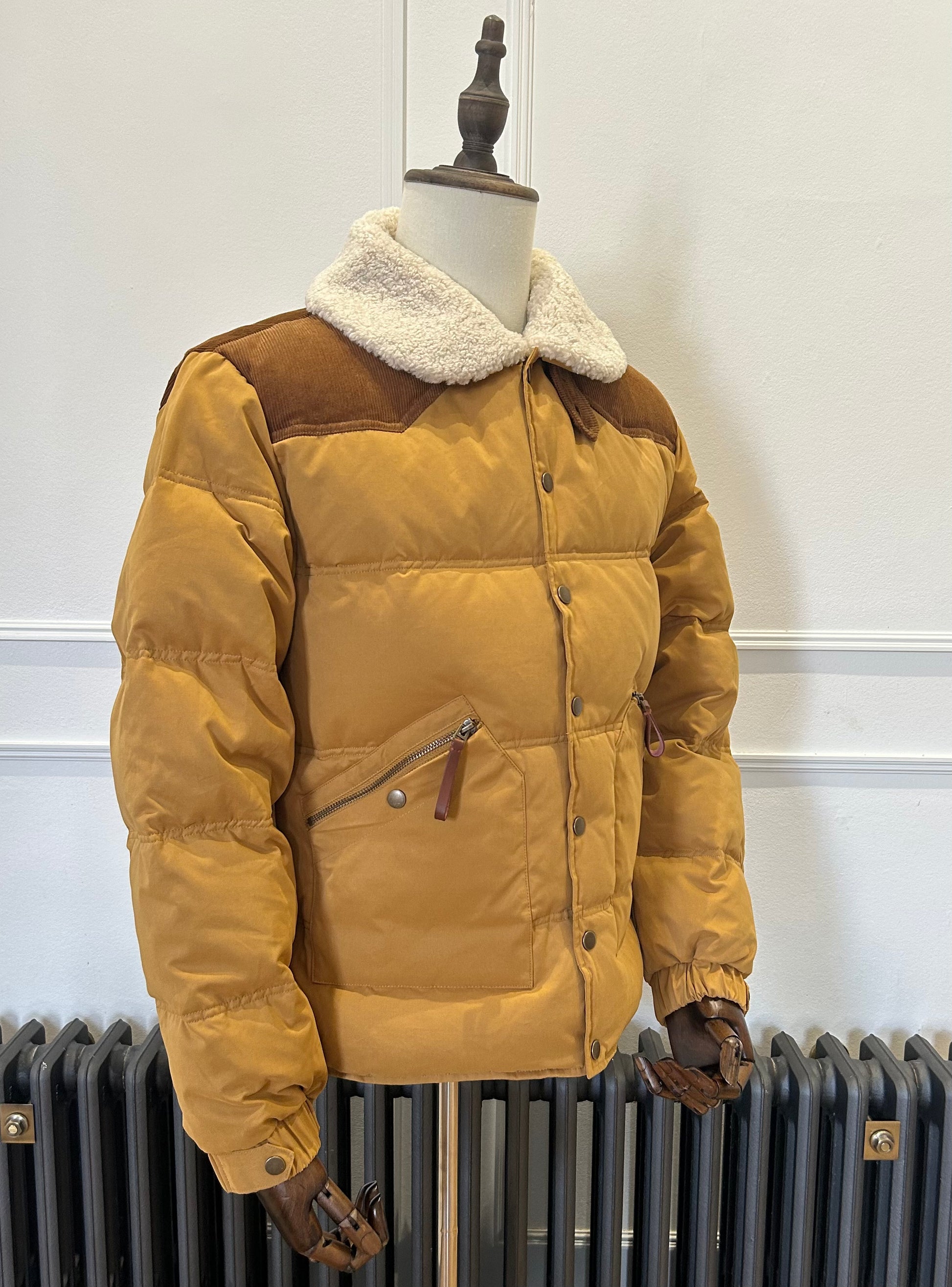 Supermoon Hunting Down Jacket with 90/10 duck down, product image 5. 3/4 view showing collar down and pockets. 