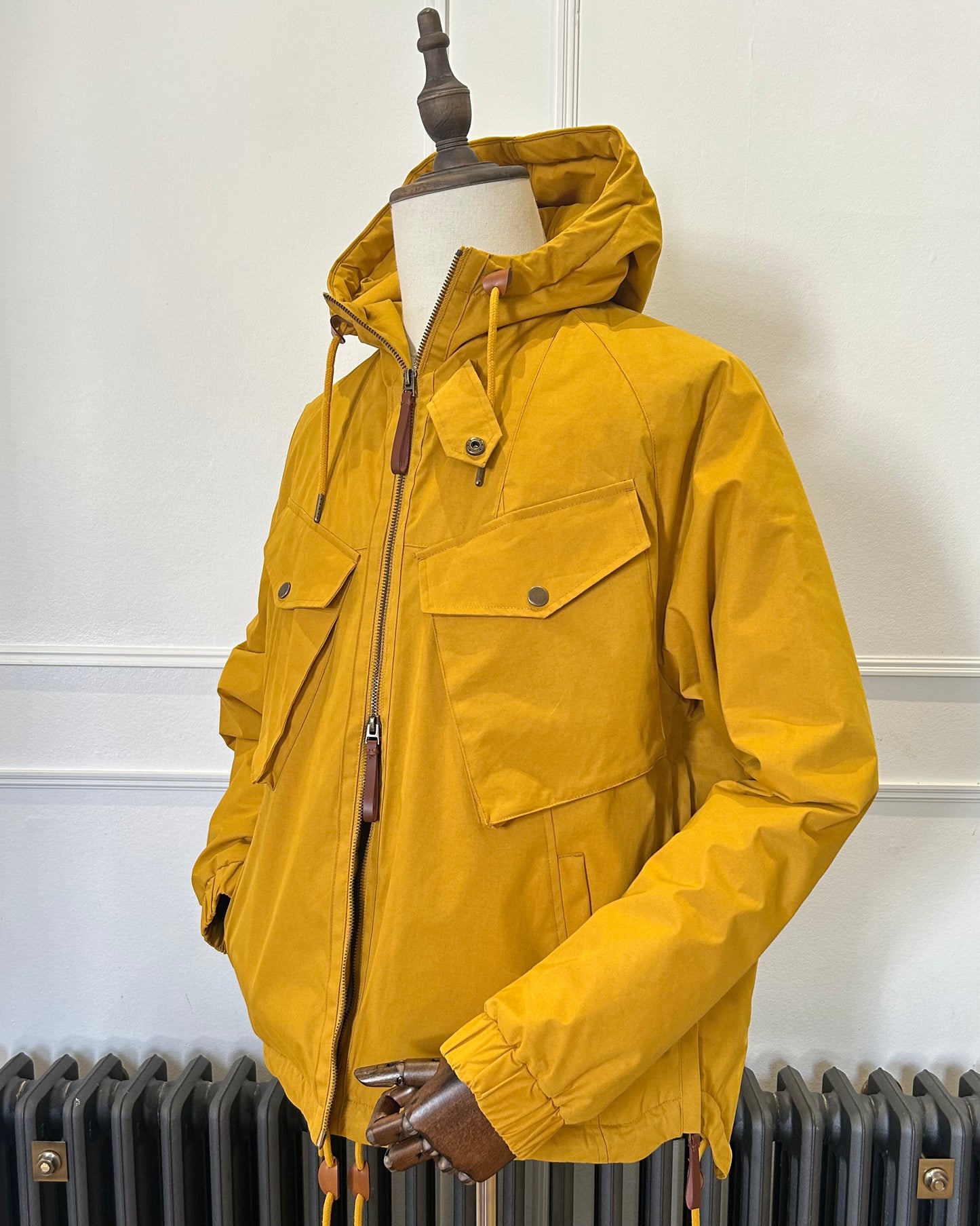 Supermoon Field Parka in Arrowood yellow, product image 4. Showing 3/4 view 