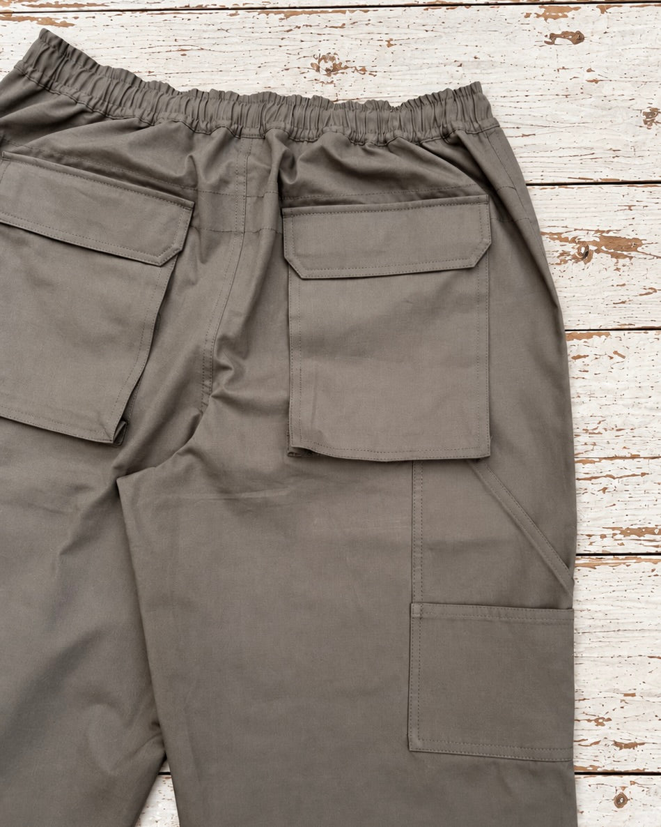 Supermoon Fatigue Pant in cotton twill, product image 4 close up of back pockets 