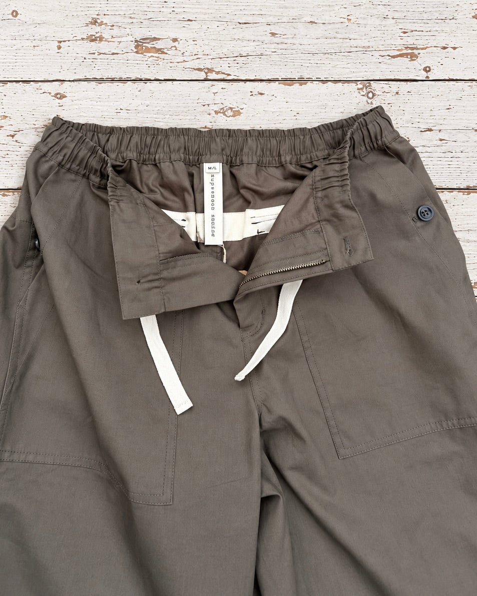 Supermoon Fatigue Pant in cotton twill, product image 5 close up of front waist band and pockets 