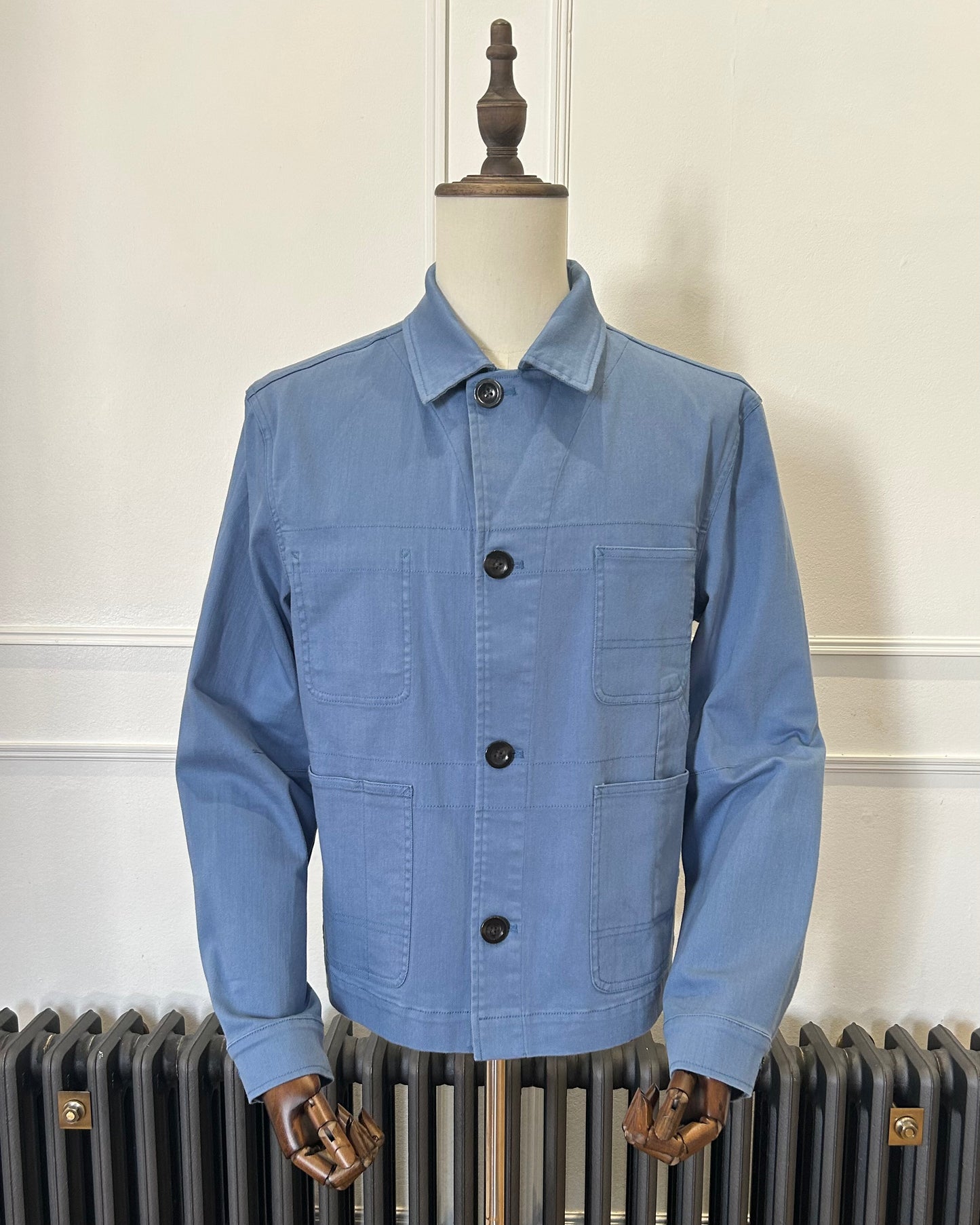 Supermoon Joiner's Jacket in stretch cotton, product image 2. showing collar fastened to the top